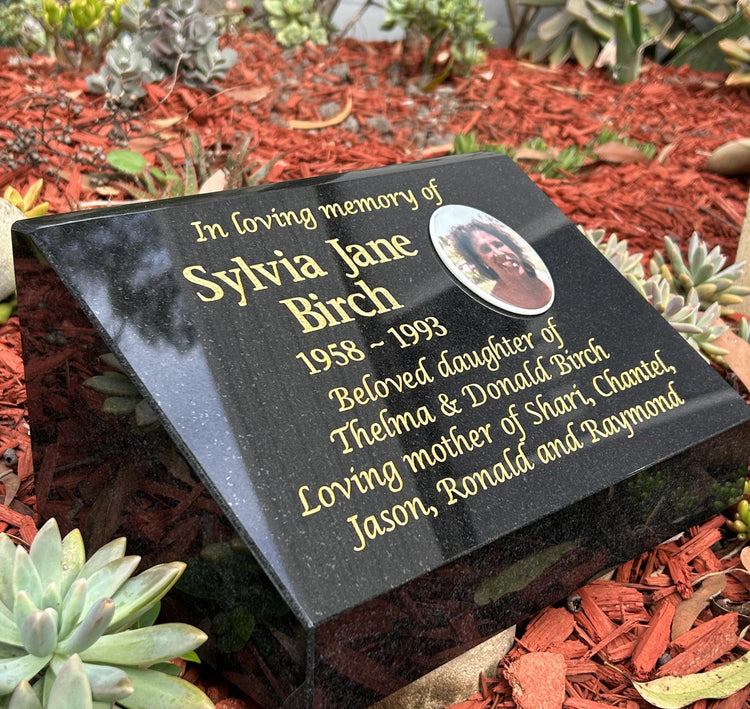 Headstones & Outdoor Memorials