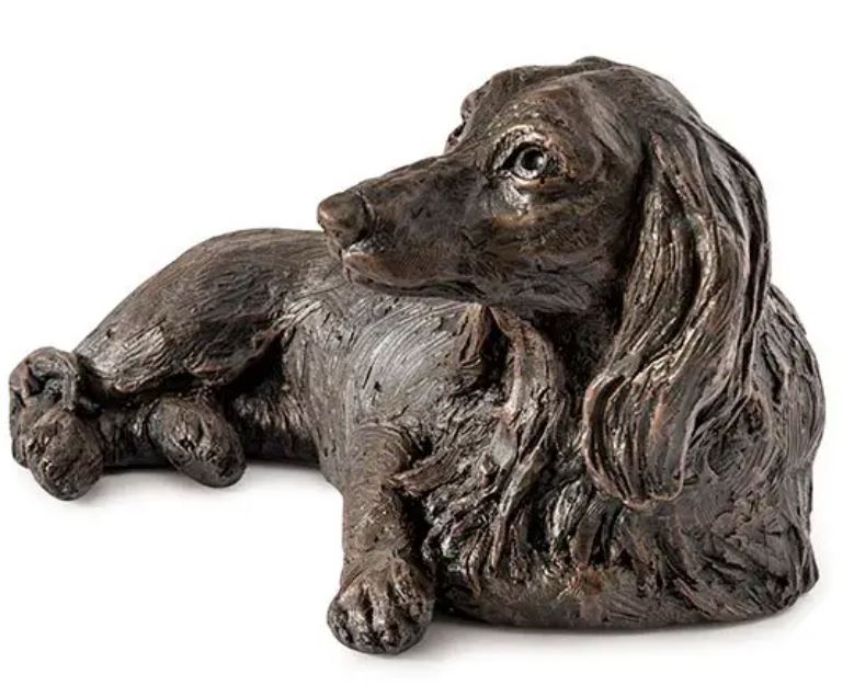 Figurine Urn – A Beautiful Tribute to a Cherished Companion