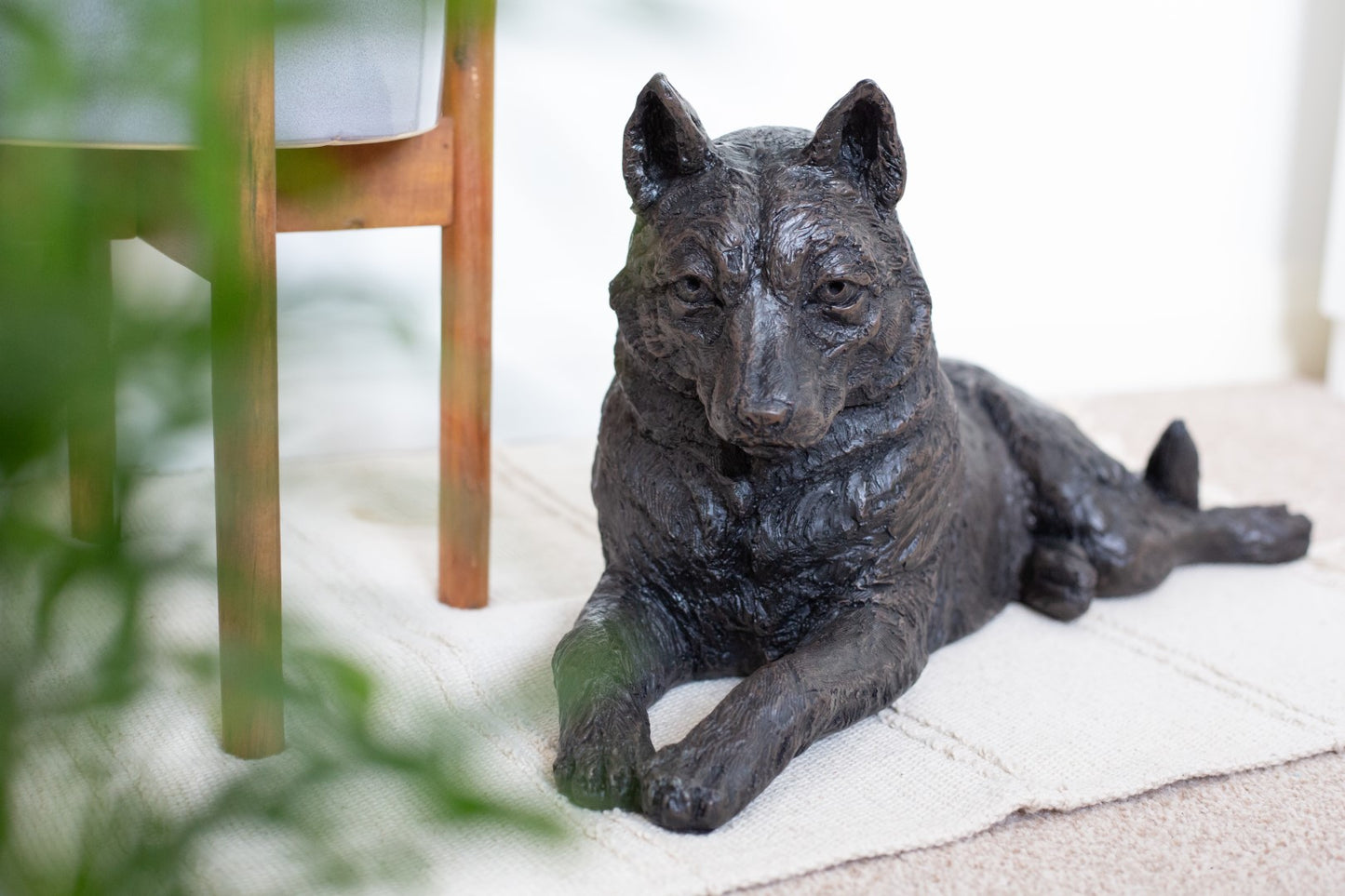 CAST RESIN HUSKY FIGURINE DOG URN