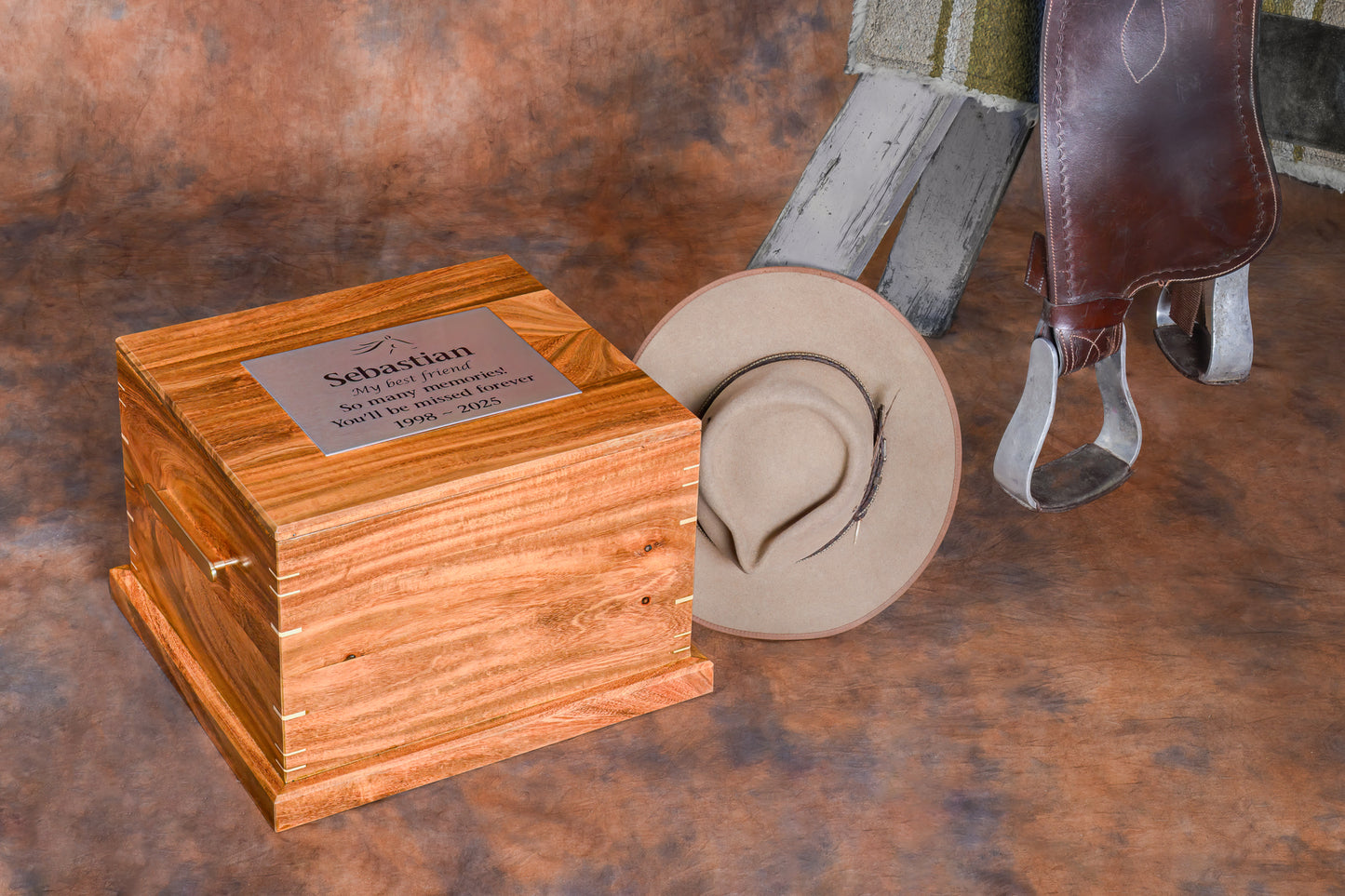 Personalised Final Canter Horse Urn – 54- Litre Capacity