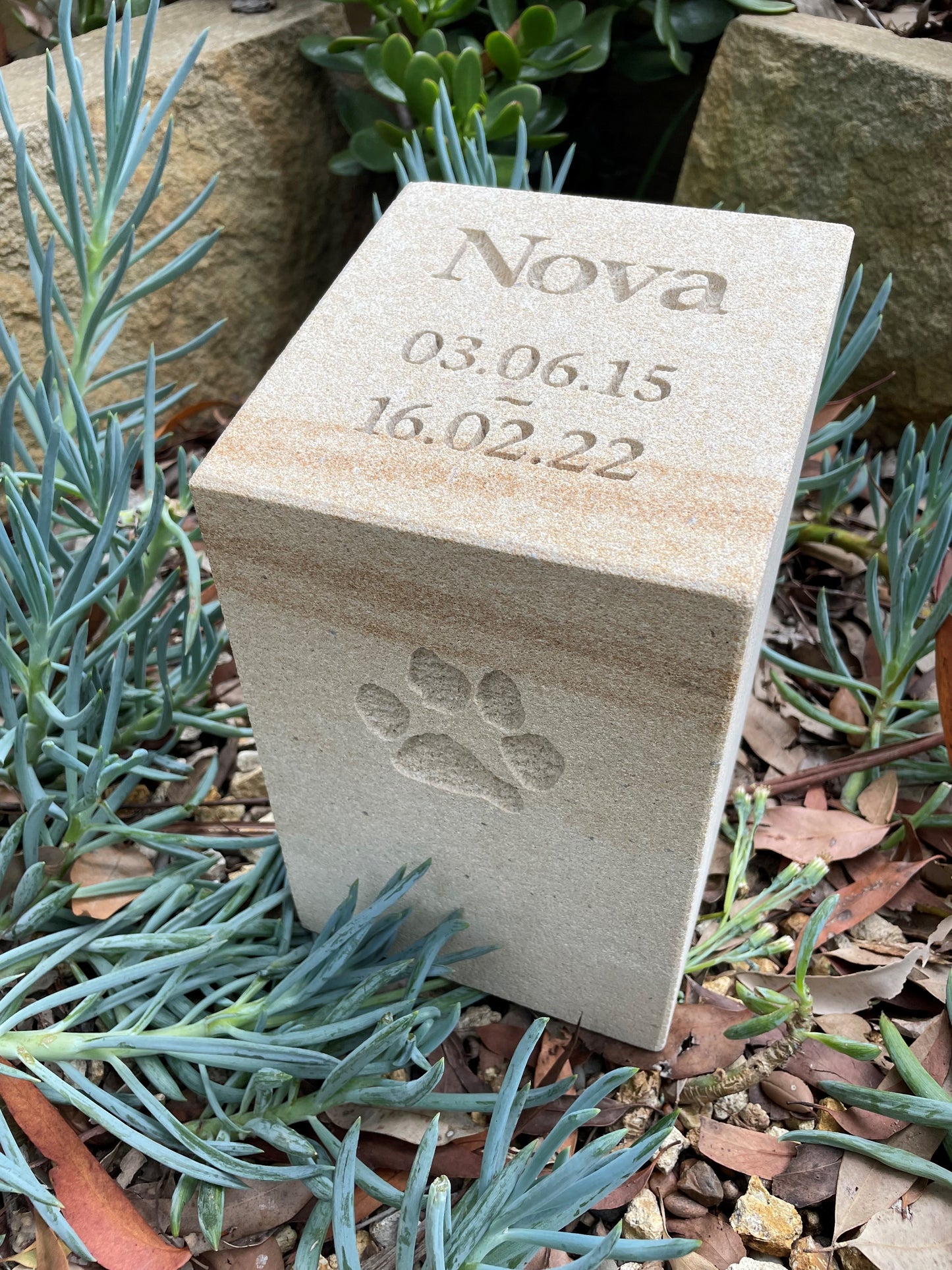 Garden Pet Urn - Smooth Sandstone