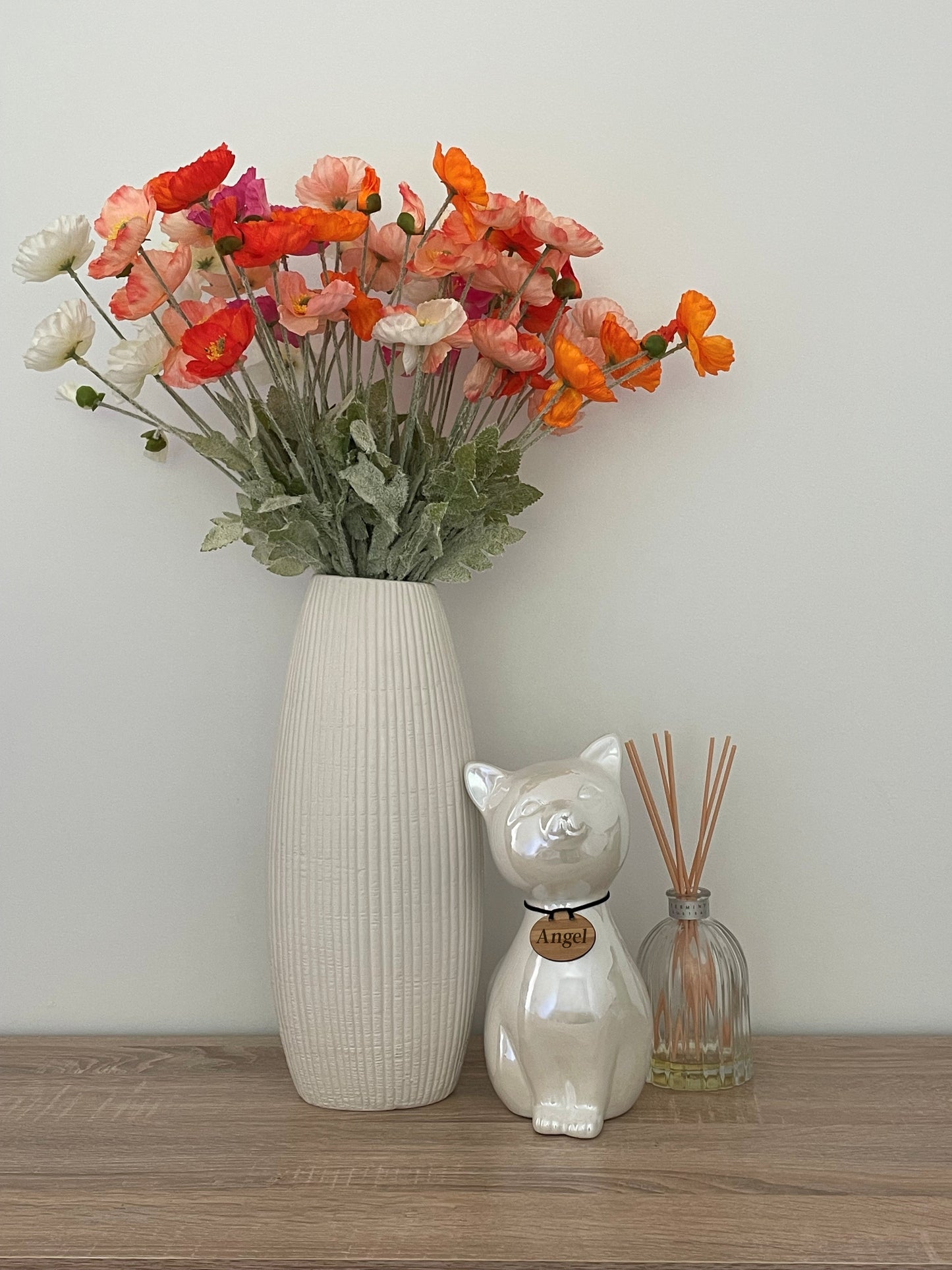 Pearlescent Cat Memorial Urn with Interchangeable Collars